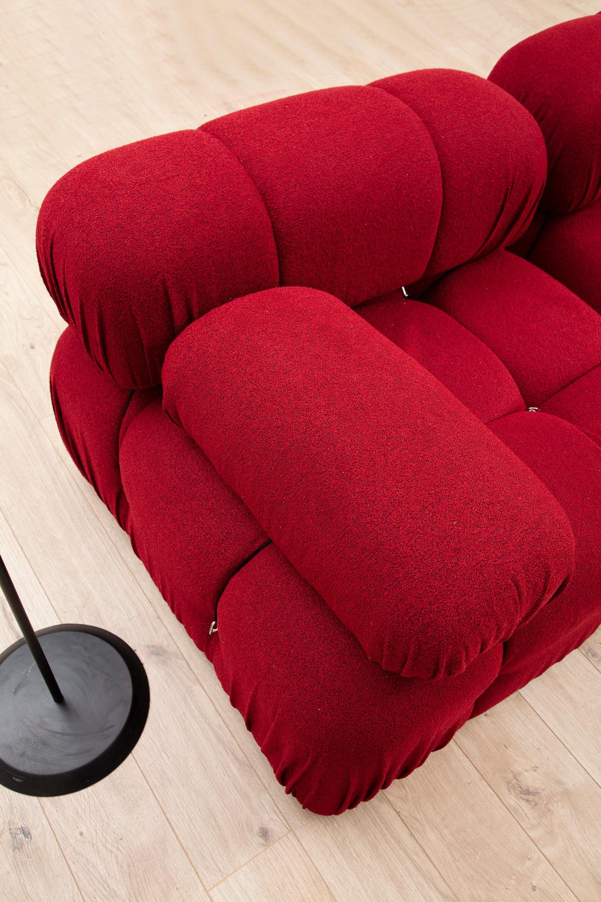 Bubble Corner ( L1 Ecksofa - Rot in Rot präsentiert im Onlineshop von KAQTU Design AG. L-Sofa rechts ist von Atelier Del Sofa