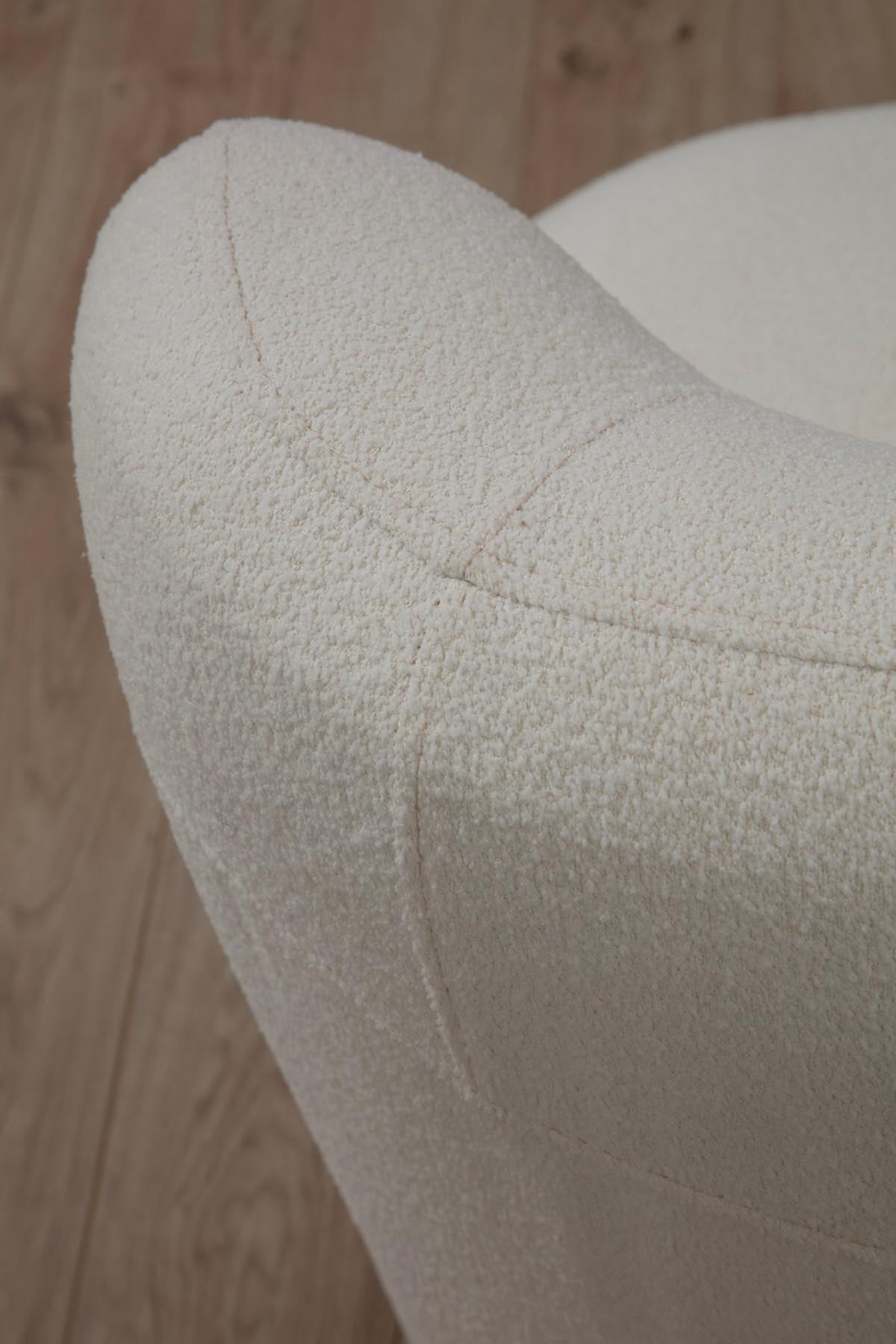 Entdecken Sie den Livorno - White Ohrensessel von Atelier Del Sofa: Ein stilvolles Möbelstück, das Komfort und Eleganz in Ihr Zuhause bringt.