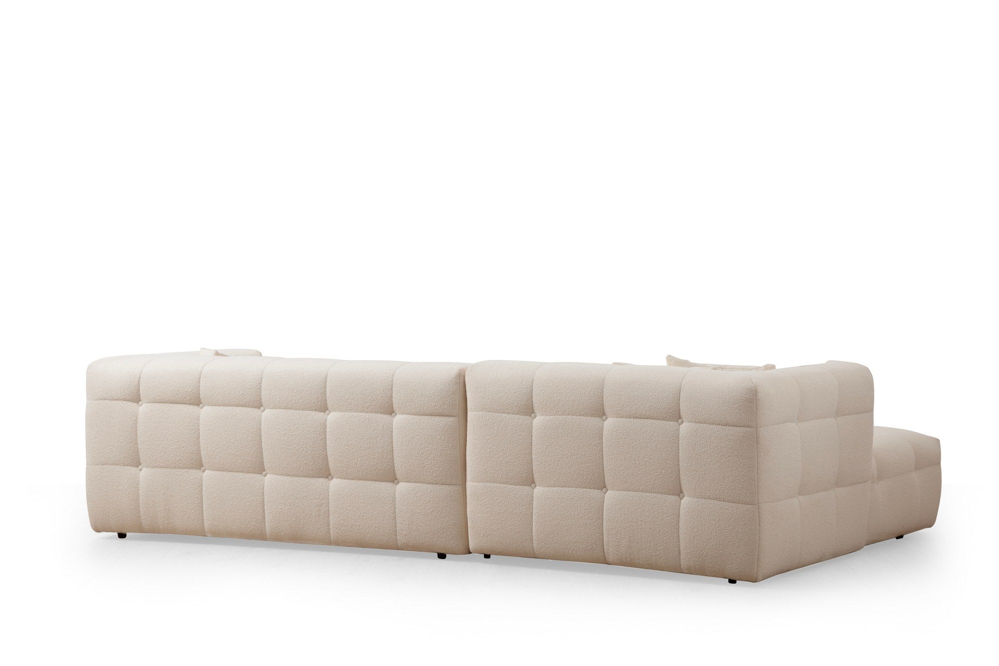 Verwandeln Sie Ihr Wohnzimmer mit dem Cady 3-Sitzer Ecksofa in Beige von Atelier Del Sofa – ein stilvolles Möbelstück, das Komfort und Qualität vereint.