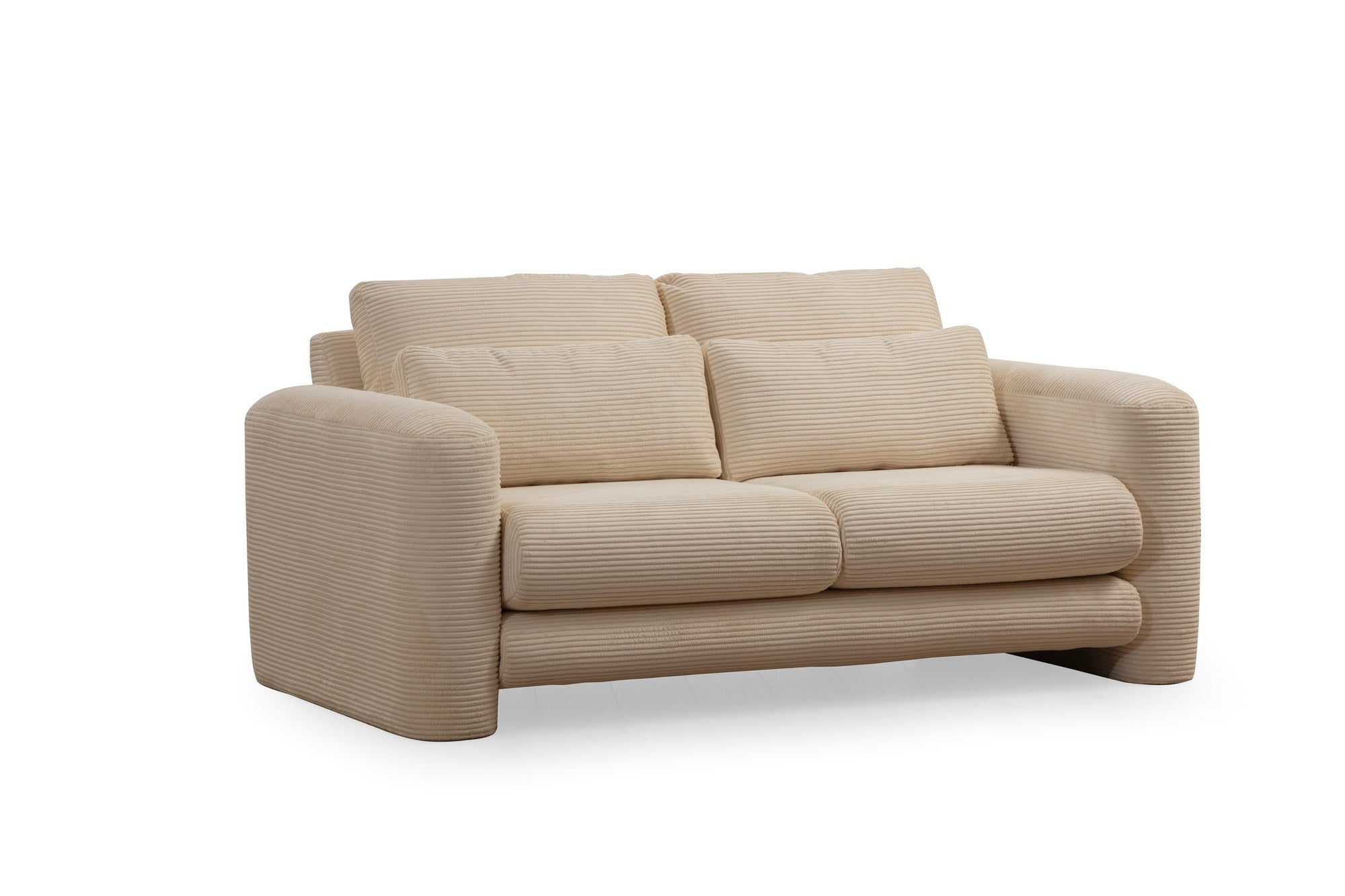 Entdecken Sie das Lily Beige 2er Sofa von Atelier Del Sofa – ein stilvolles Möbelstück, das Komfort und Eleganz für Ihr Zuhause vereint.