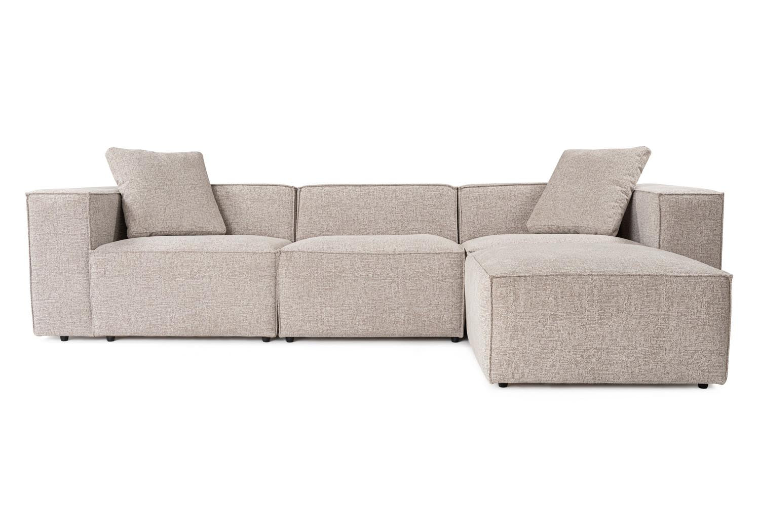 Entdecken Sie das elegante Ecksofa Lora in Mokka von Atelier Del Sofa – der Inbegriff von Komfort und zeitloser Schönheit für Ihr Zuhause.