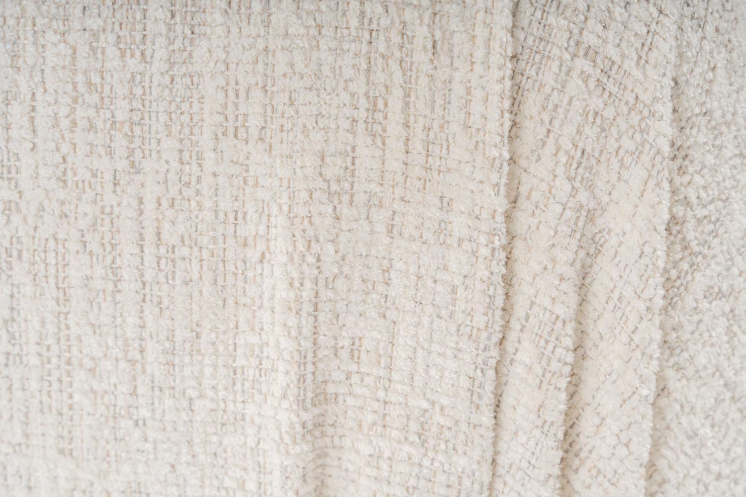 Entdecken Sie das Doblo 1R Sofa in Sahne von Atelier Del Sofa – ein elegantes, modulares Möbelstück, das Komfort und Stil perfekt vereint.