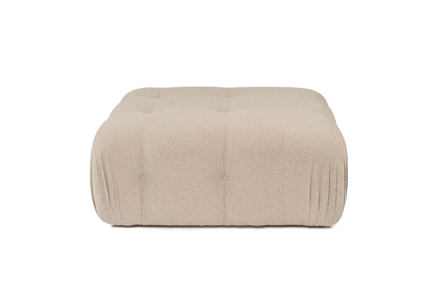 Verleihen Sie Ihrem Wohnraum mit dem Doblo Pouffe in Pfirsich von Atelier Del Sofa einen Hauch von Eleganz und Komfort – ideal für entspannte Momente!