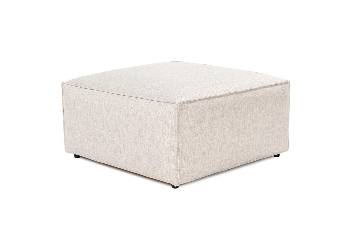 Lora Pouffe Pouf - Hellbraun in Hellbraun präsentiert im Onlineshop von KAQTU Design AG. Pouf ist von Atelier Del Sofa