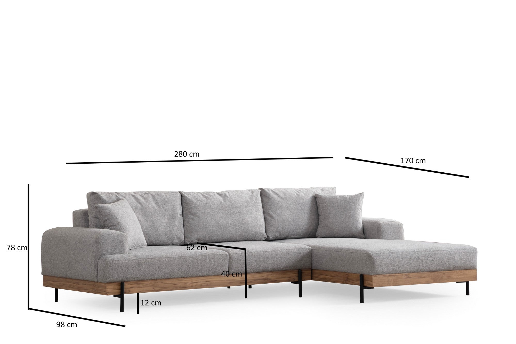 Entdecken Sie das elegante Eti Oak Right Ecksofa in Grau von Atelier Del Sofa. Ideal für stilvolle Wohnräume, vereint es Komfort und modernes Design.