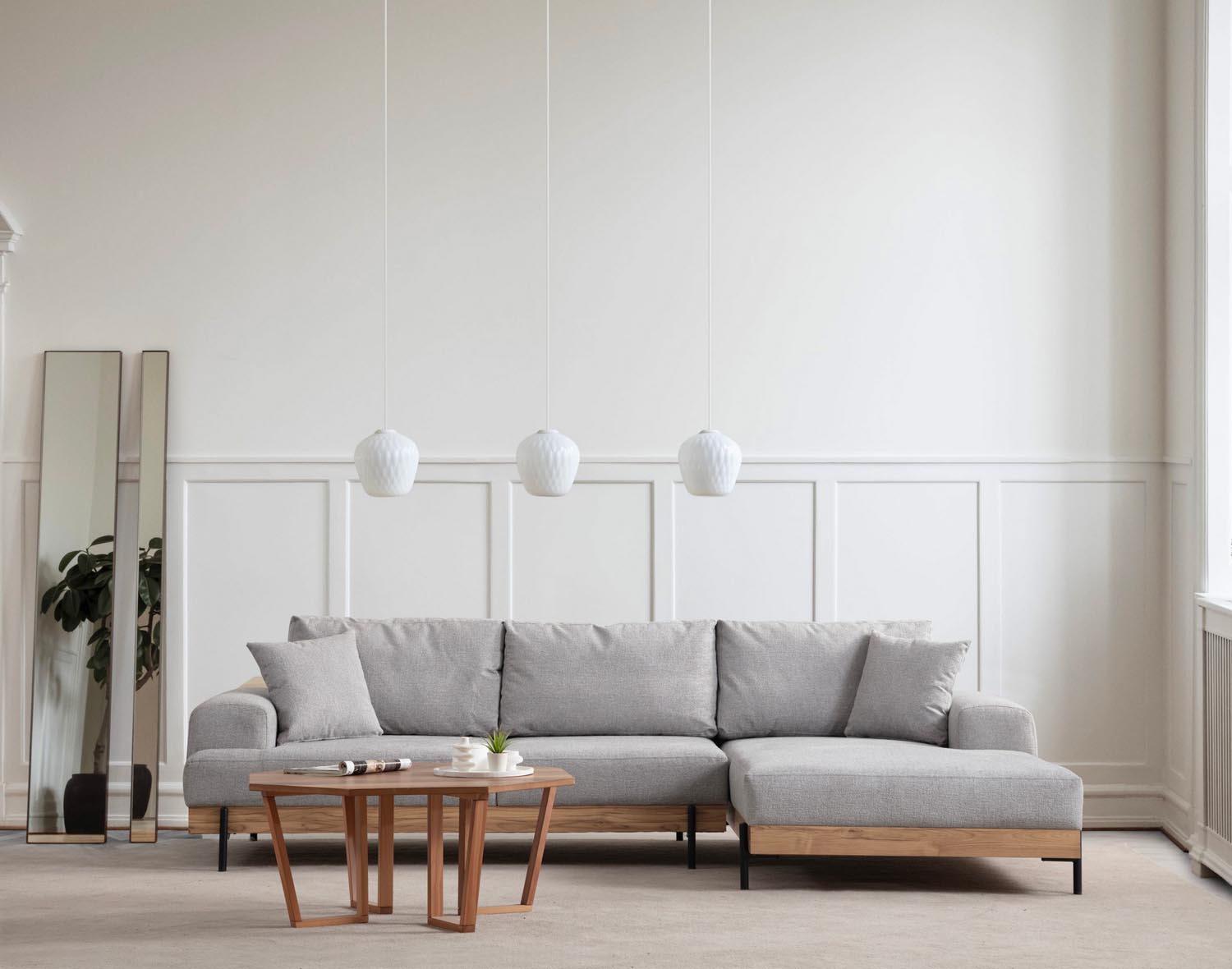 Entdecken Sie das elegante Eti Oak Right Ecksofa in Grau von Atelier Del Sofa. Komfort und Stil vereint für Ihr modernes Zuhause.