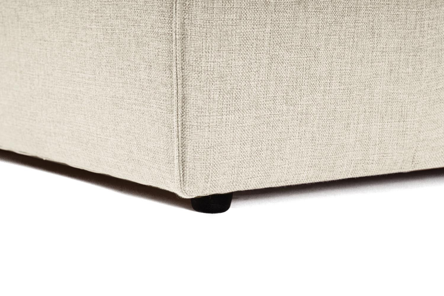 Entdecken Sie das Fora Ecksofa in Ecru von Atelier Del Sofa – stilvolles Design und unvergleichlicher Komfort für Ihr Zuhause.