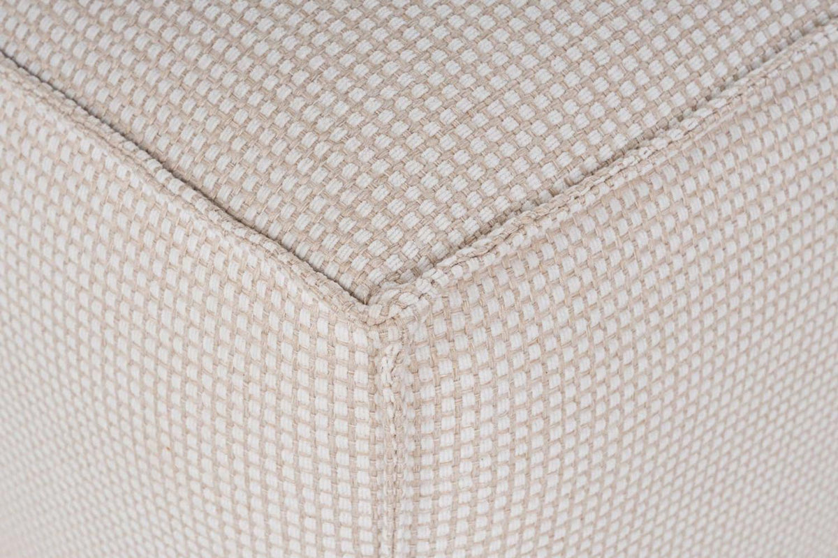 Lora Pouffe Pouf - Weiss in Weiss präsentiert im Onlineshop von KAQTU Design AG. Pouf ist von Atelier Del Sofa