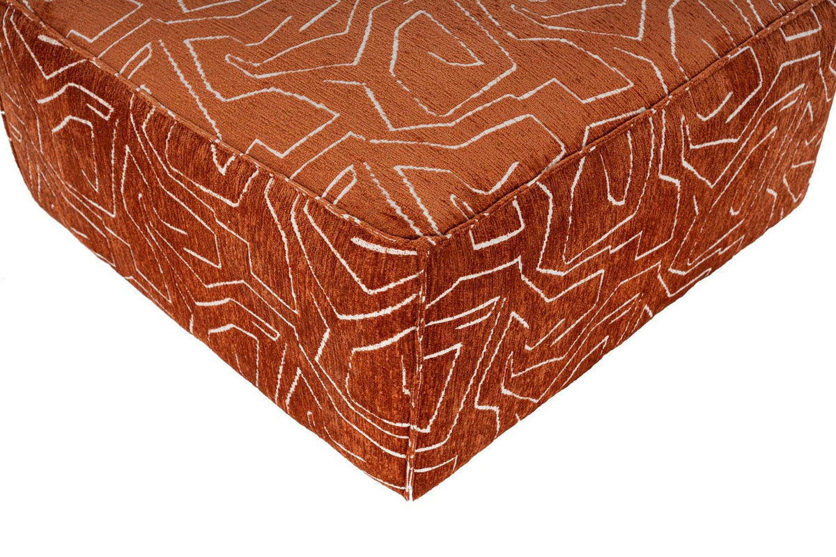Lora Pouffe Pouf - Orange in Orange präsentiert im Onlineshop von KAQTU Design AG. Pouf ist von Atelier Del Sofa