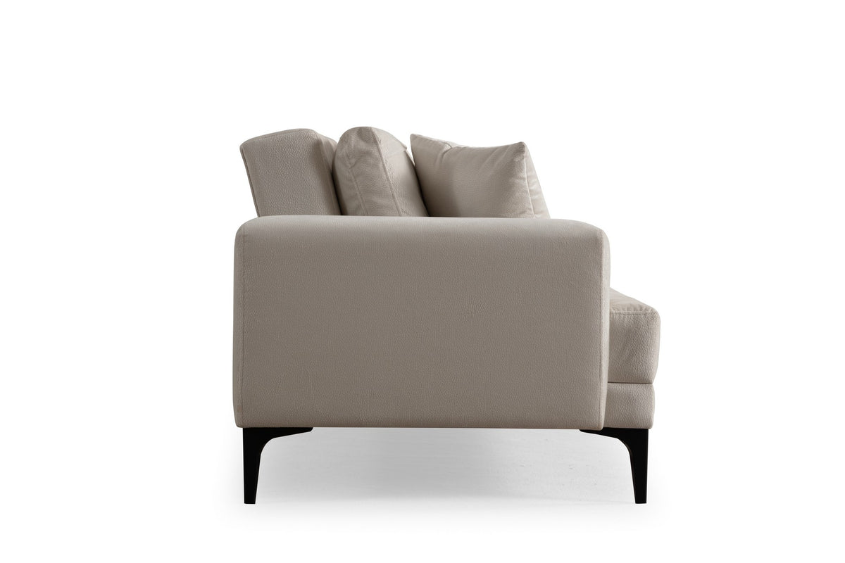 Astana 3 Sitzer Sofa - Ecru in Ecru präsentiert im Onlineshop von KAQTU Design AG. 3er Sofa ist von Atelier Del Sofa