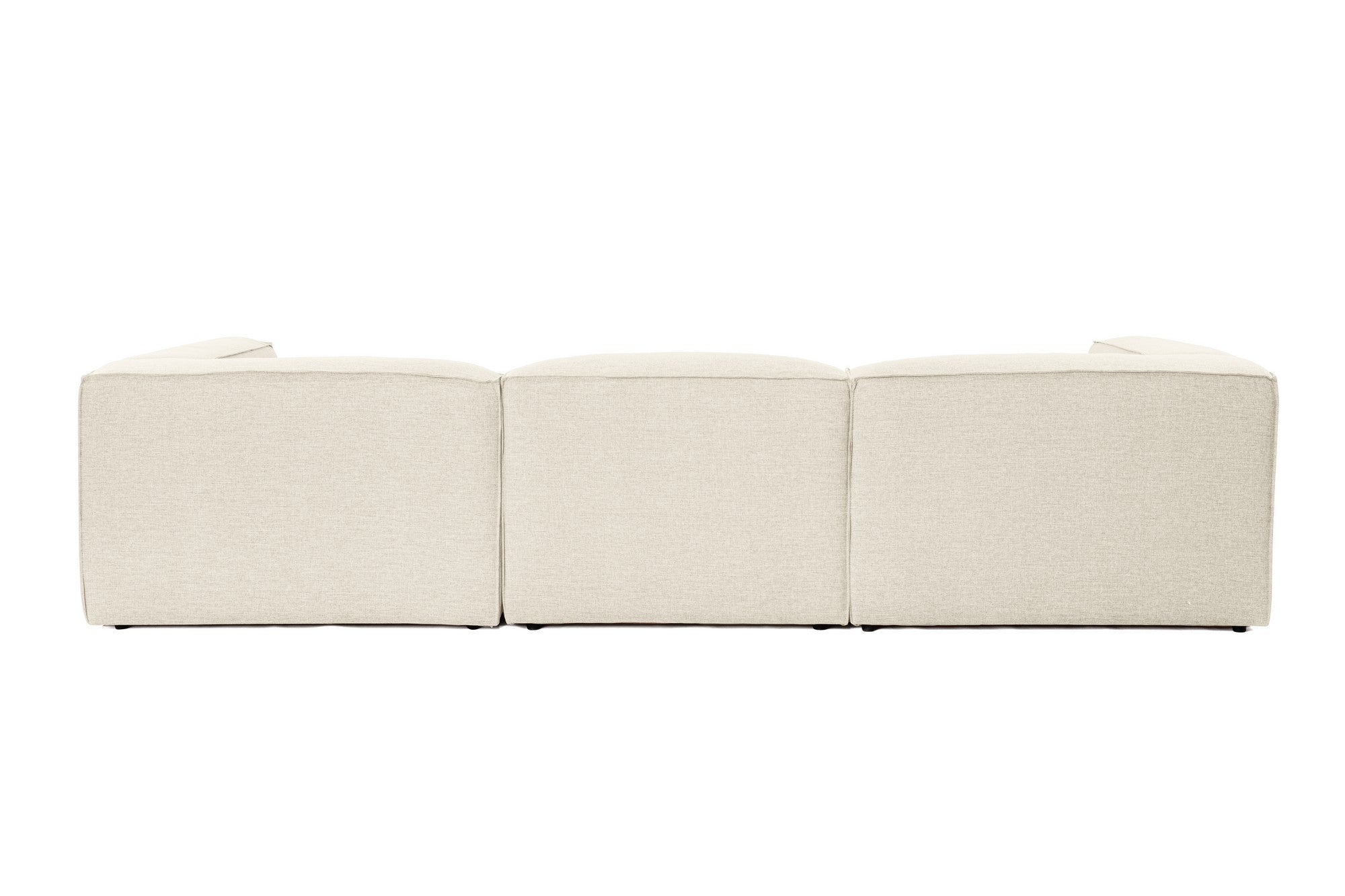 Entdecken Sie das Fora 3 - Ecru Sofa von Atelier Del Sofa: Eleganz trifft auf Komfort in einem stilvollen 3-Sitzer für Ihr Wohnzimmer.