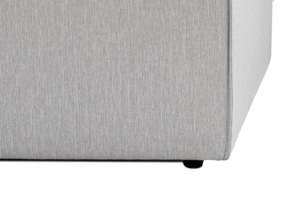 Fora Pouffe Pouf - Hellgrau in Hellgrau präsentiert im Onlineshop von KAQTU Design AG. Pouf ist von Atelier Del Sofa