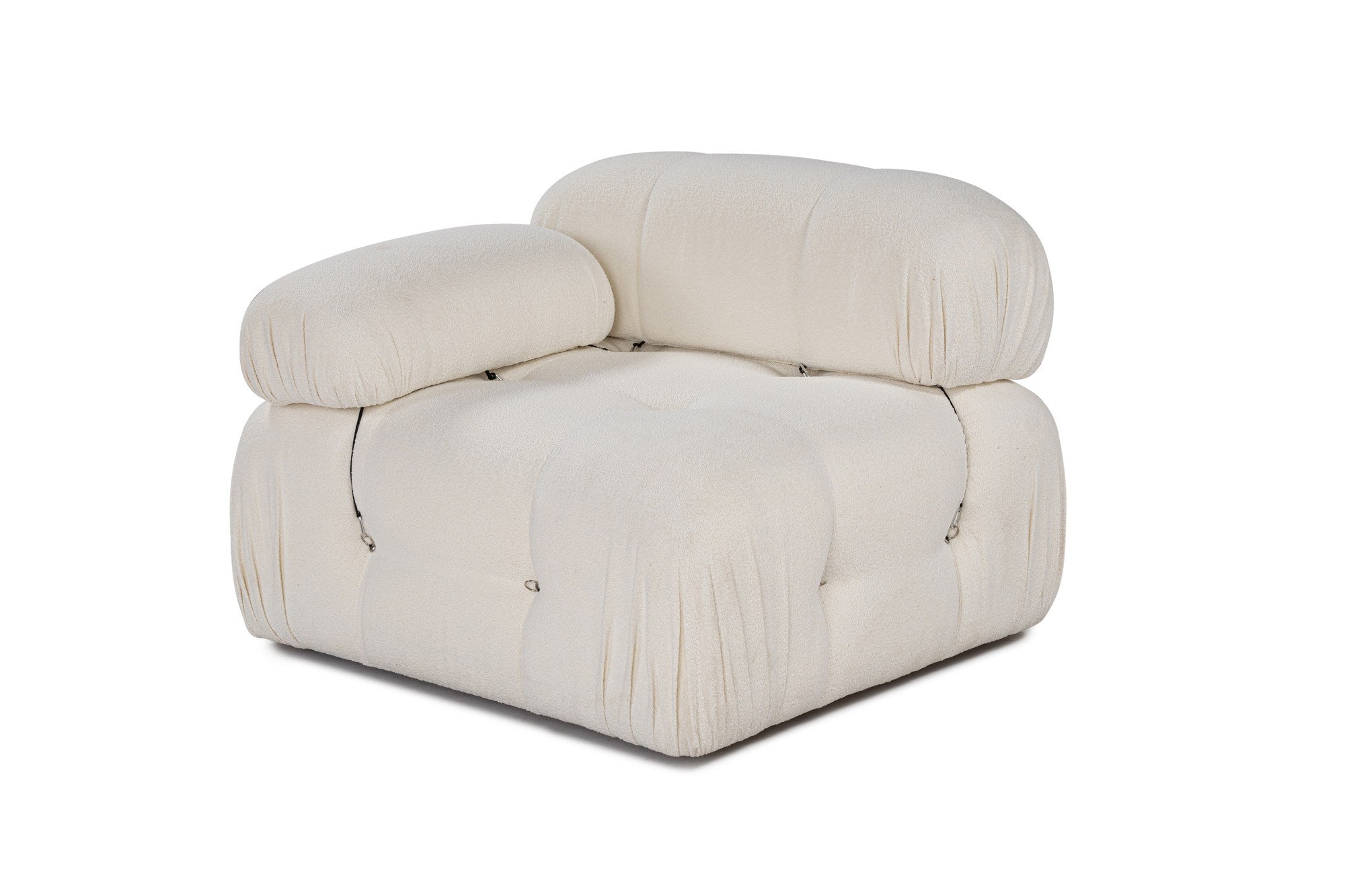 Entdecken Sie das elegante Bubble L1 Sofa in Weiß von Atelier Del Sofa. Luxuriöse Materialien und ein anpassbares Design garantieren höchsten Komfort und Stil.