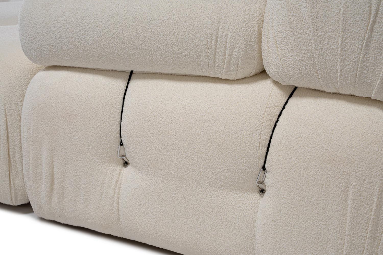 Erleben Sie das elegante Bubble Beige L1 Ecksofa in Weiß von Atelier Del Sofa – ein stilvolles Möbelstück, das Komfort und modernes Design vereint.