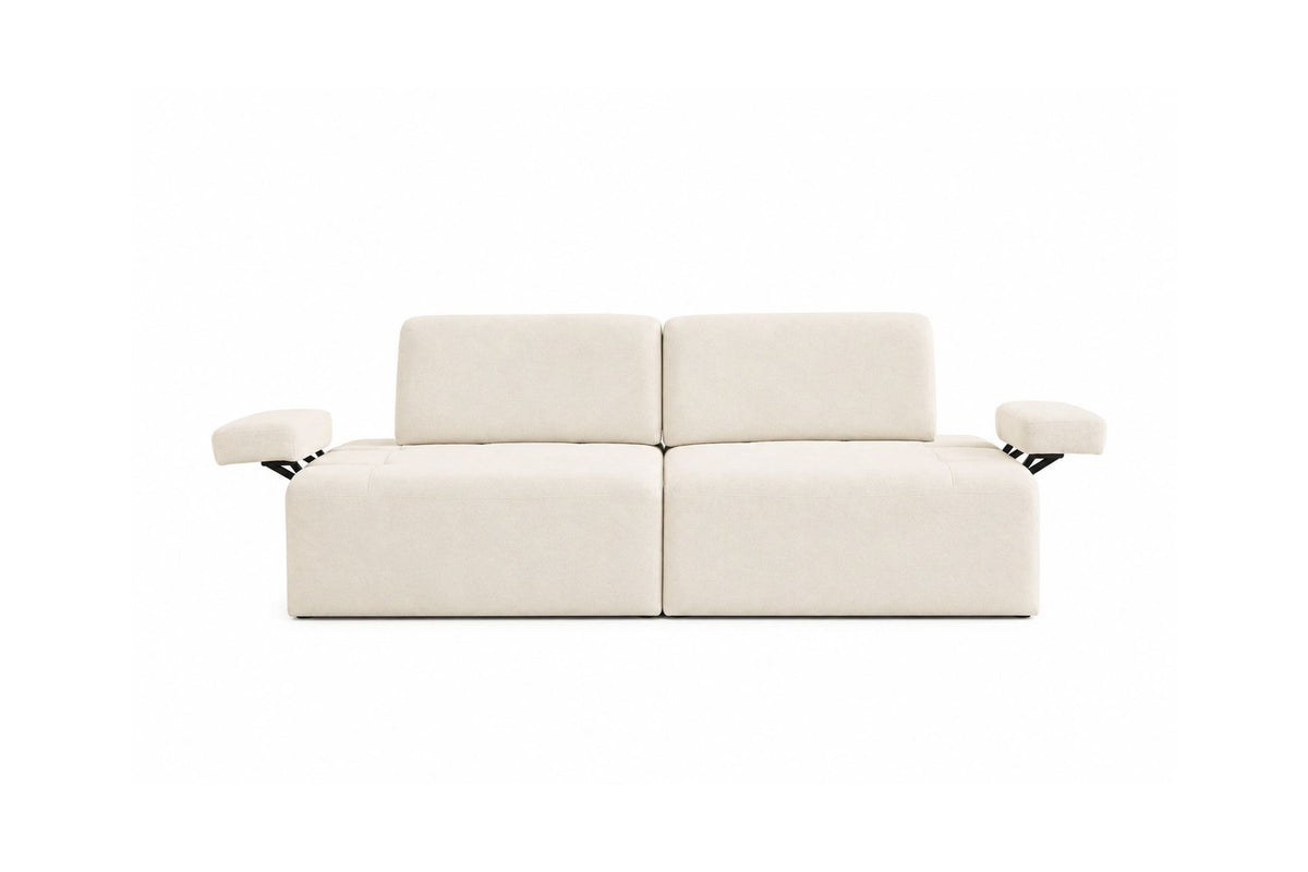 Cremefarbenes 3-Sitzer Sofa aus Polyesterstoff mit Buchenholzgestell, niedrigen Kunststoffbeinen und zwei Kissen.