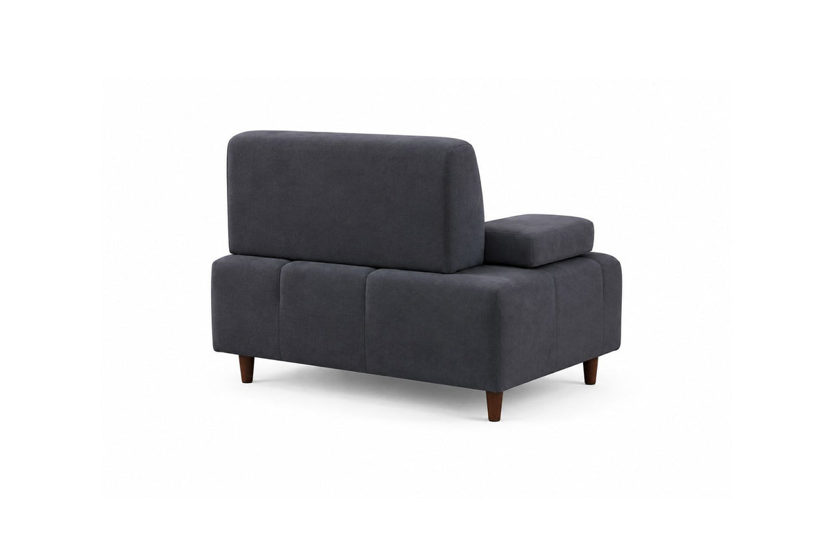 Petrolblaues 4-Sitzer-Sofa Madlen von Hanah Home mit hohen Kunststoffbeinen, Polyesterbezug, Holzgestell und zwei losen Kissen.