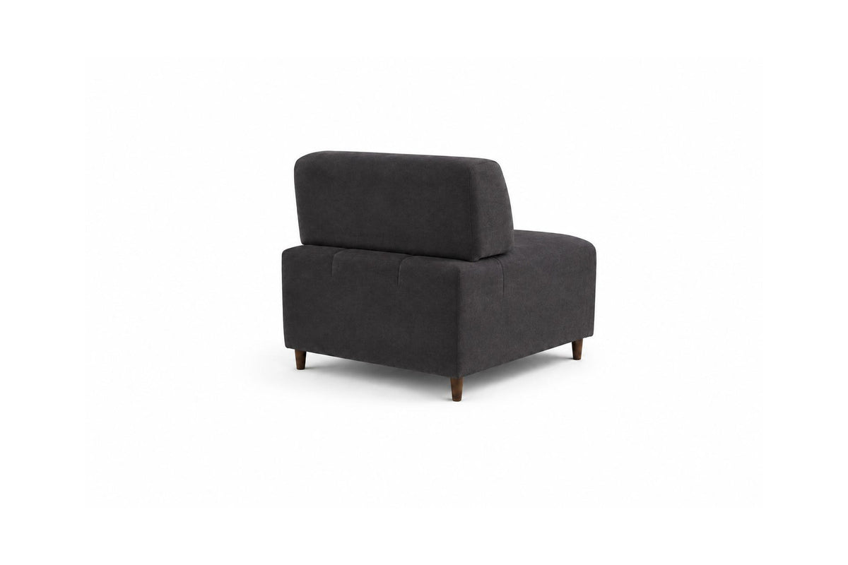 Petrolblaues 4-Sitzer-Sofa Madlen von Hanah Home mit hohen Kunststoffbeinen, Polyesterbezug, Holzgestell und zwei losen Kissen.