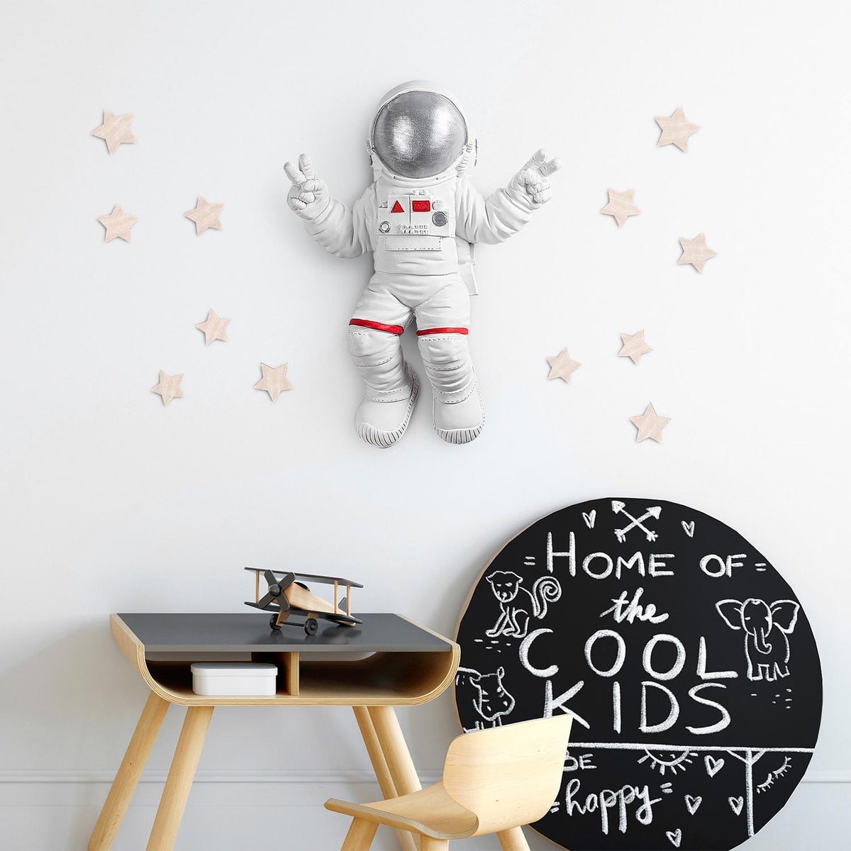 Peace Sign Astronaut Wanddeko - Weiss
Grau in Weiss / Grau präsentiert im Onlineshop von KAQTU Design AG. Wanddeko ist von Wallity