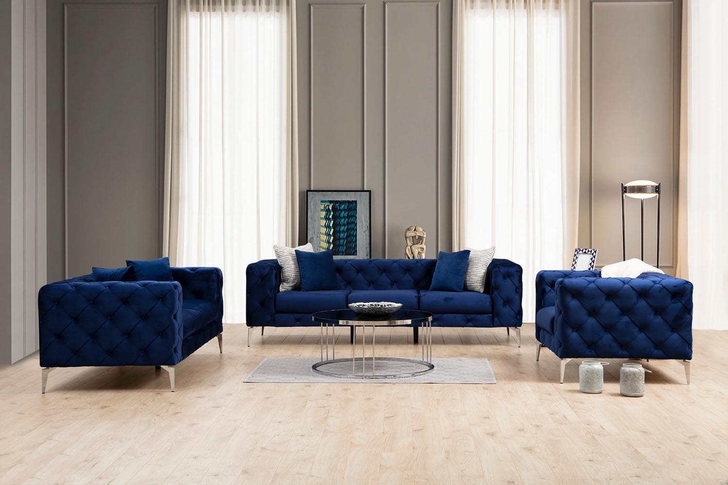 Genießen Sie stilvolle Entspannung mit dem Como 3-Sitzer-Sofa in Navy Blue von Atelier Del Sofa – der Inbegriff von Eleganz und Komfort.