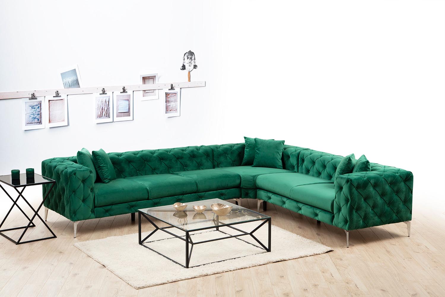 Erleben Sie das Como Right Ecksofa in edlem Grün von Atelier Del Sofa. Perfekte Kombination aus Komfort, Qualität und modernem Stil für Ihr Wohnzimmer.