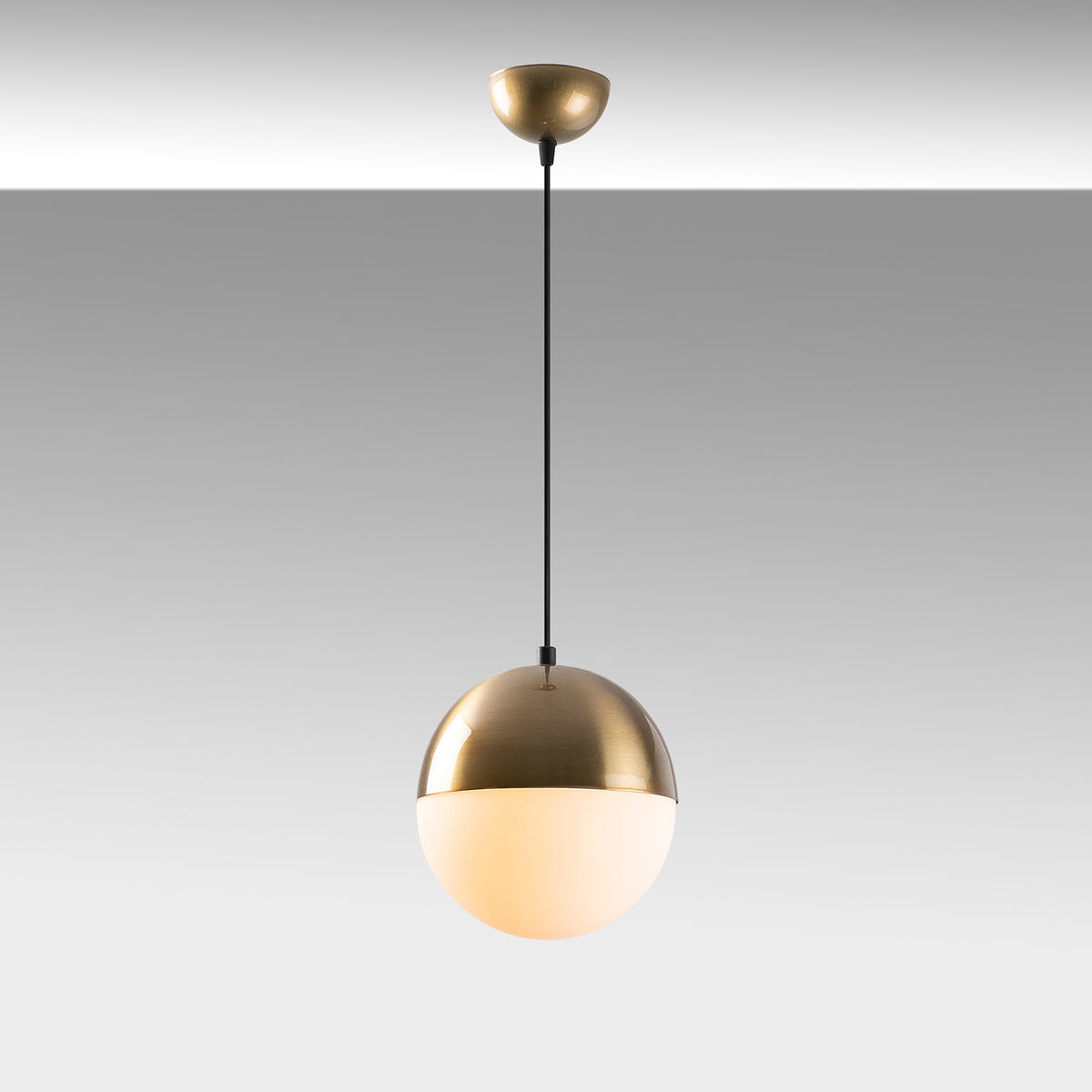 Bastos Pendellampe - Vintage Weiss in Vintage Weiss präsentiert im Onlineshop von KAQTU Design AG. Pendelleuchte ist von Opviq
