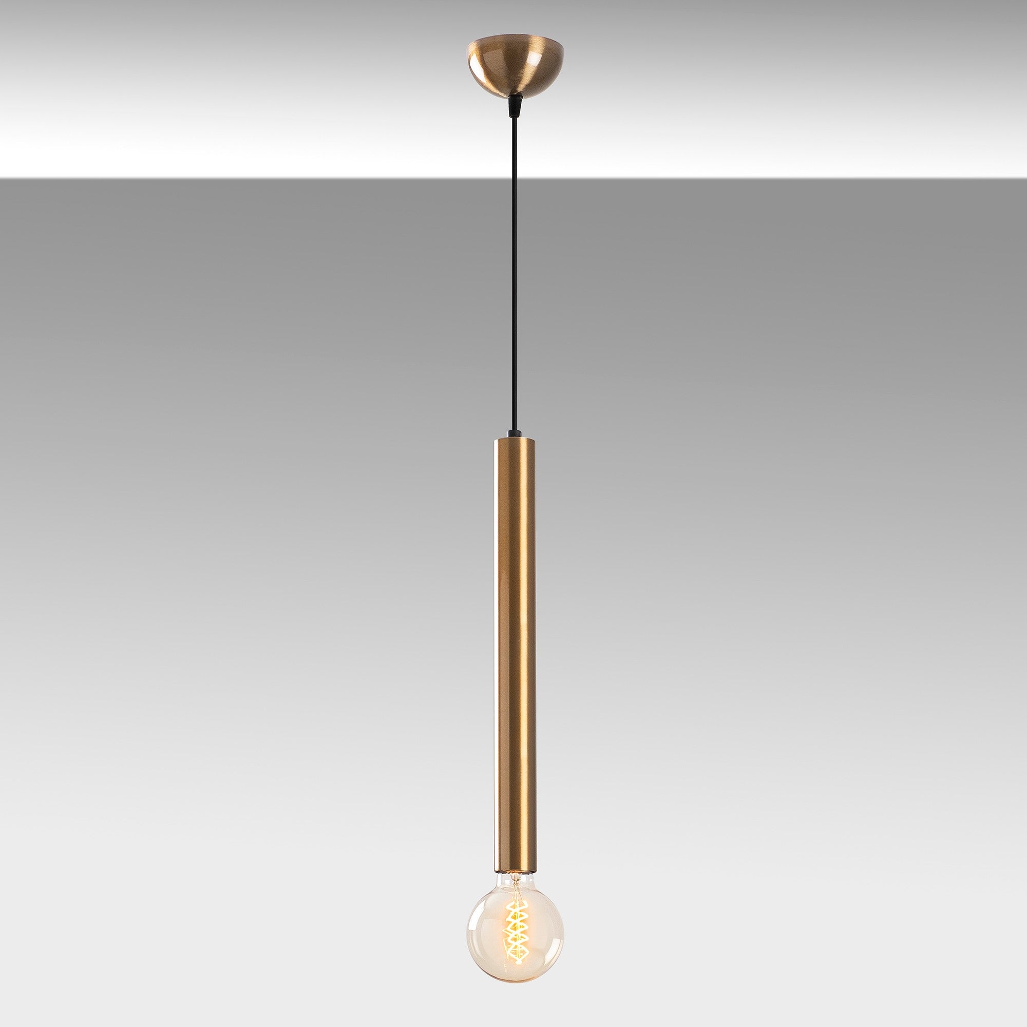 Verleihen Sie Ihrem Zuhause mit der Tempo Pendelleuchte von Opviq einen Hauch von Vintage-Charme und stilvoller Eleganz.