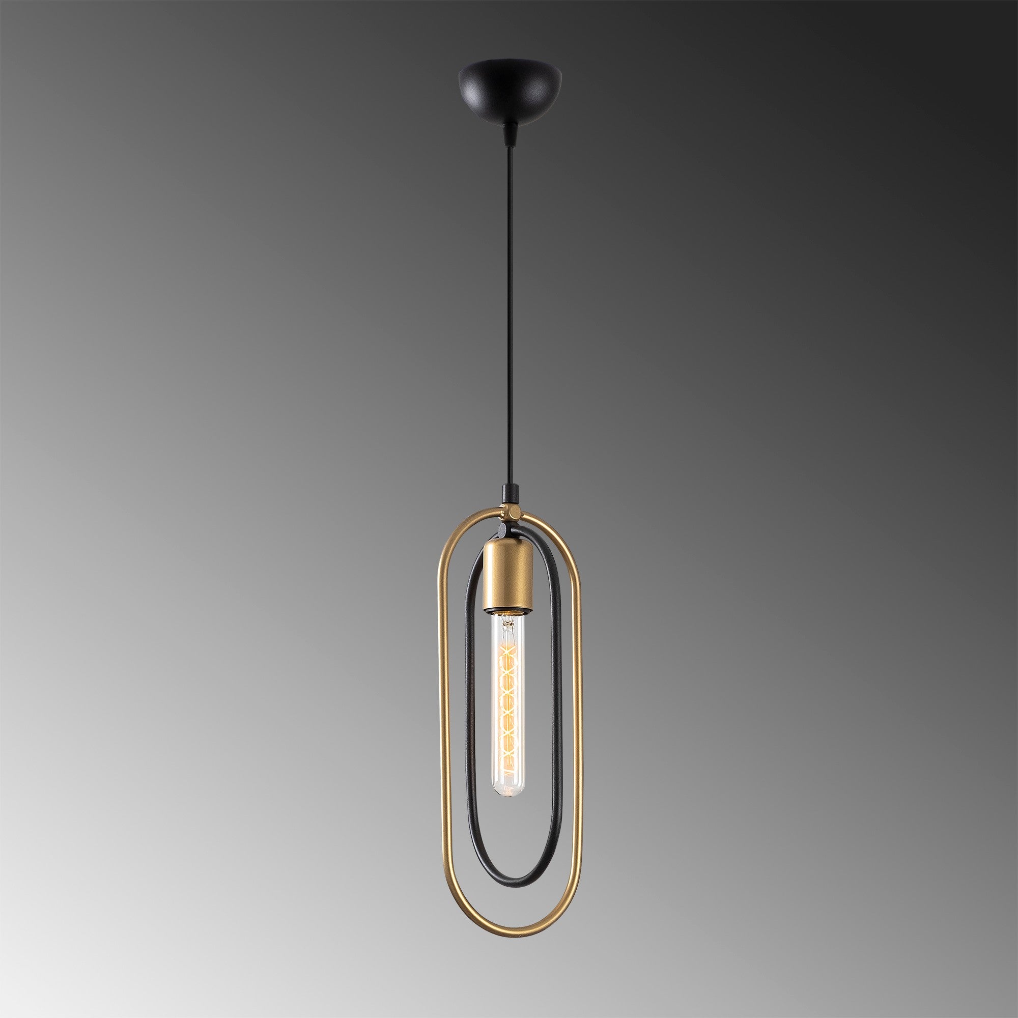 Entdecken Sie die Cerco Pendelleuchte von Opviq in elegantem Schwarz Gold. Ihr modernes Design und die verstellbare Höhe schaffen eine luxuriöse Atmosphäre in jedem Raum.