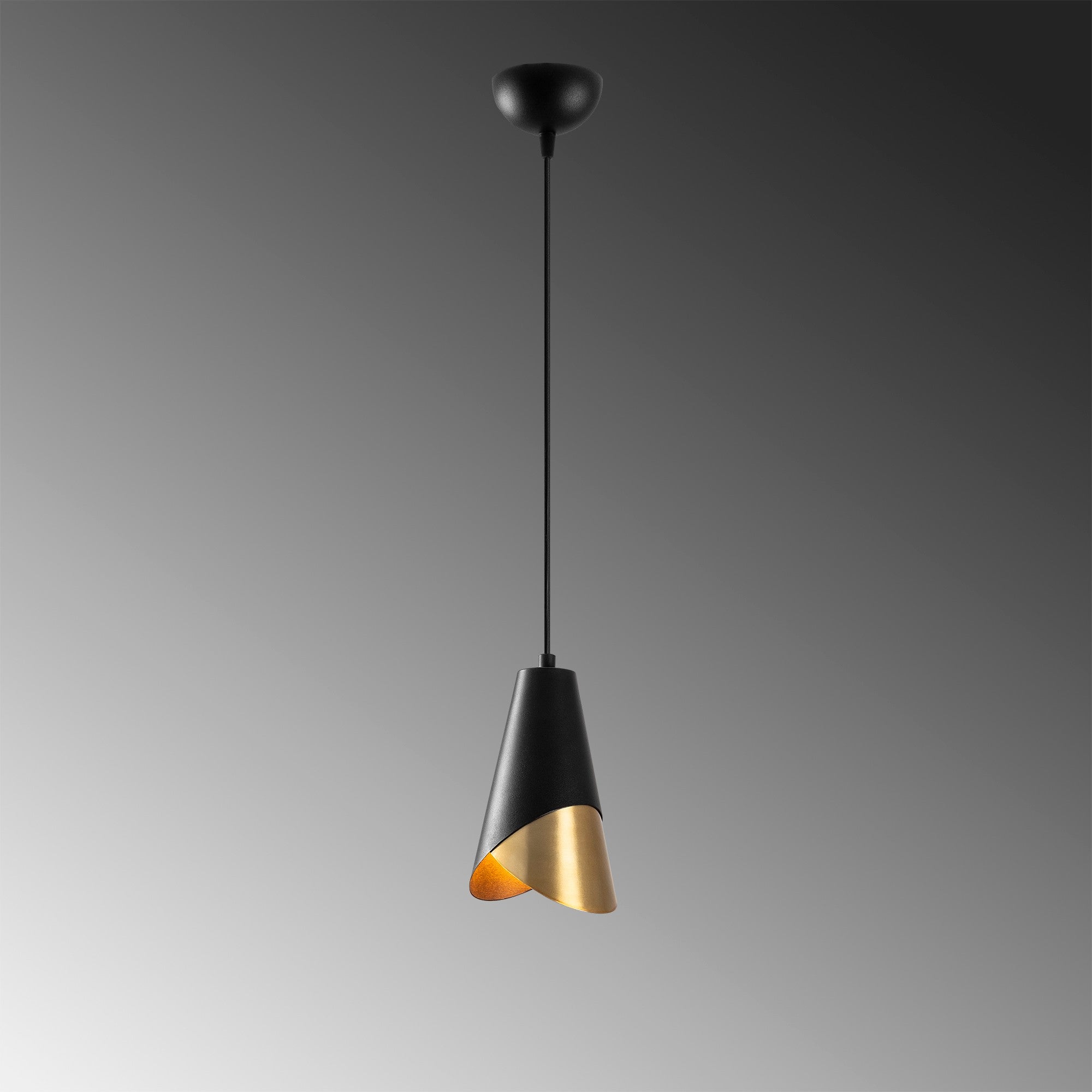 Entdecken Sie die Pacman Pendelleuchte von Opviq in Schwarz Vintage – ein stilvolles Highlight für jeden Raum, das Eleganz und Gemütlichkeit vereint.