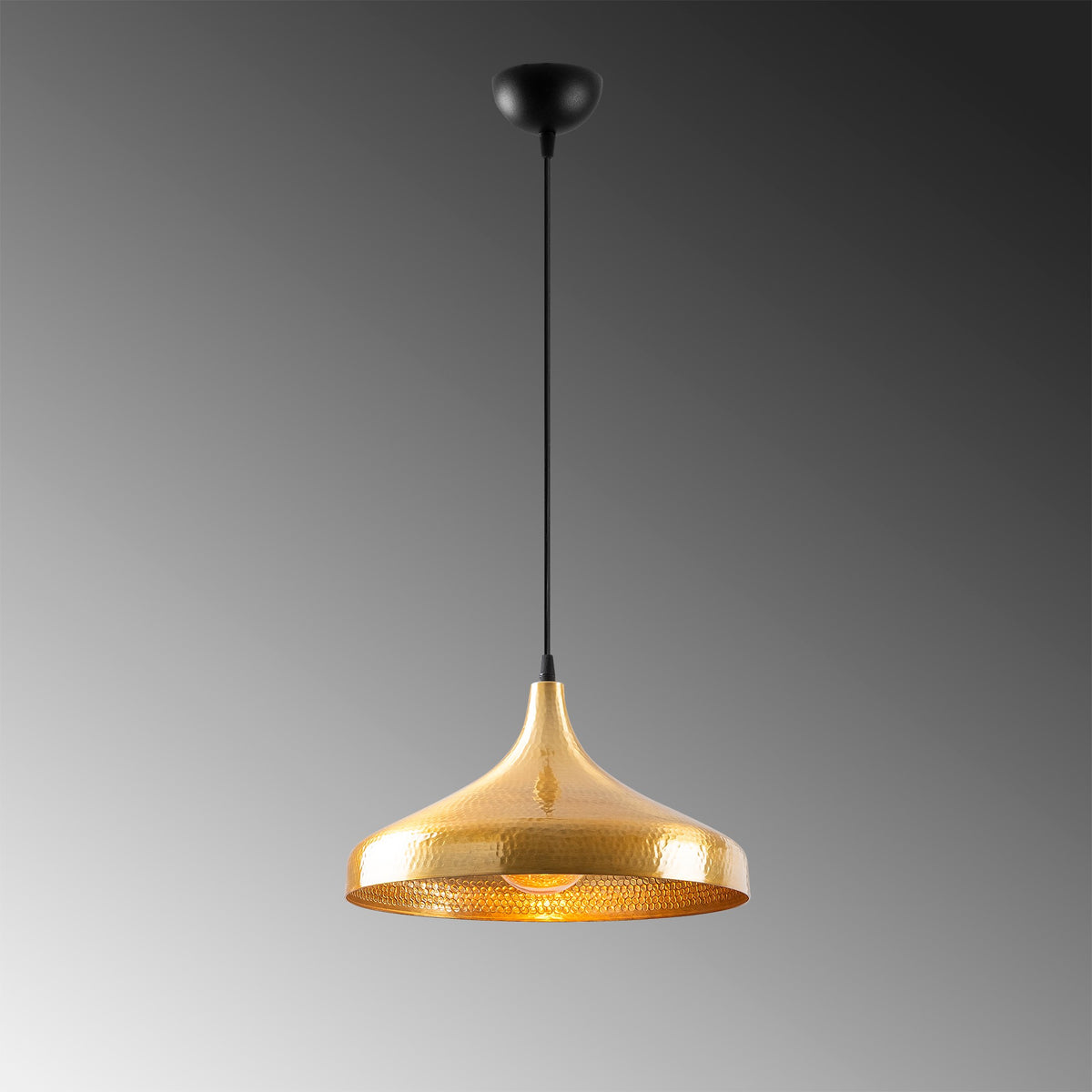 Tattoo Pendellampe - Gold
Schwarz in Gold / Schwarz präsentiert im Onlineshop von KAQTU Design AG. Pendelleuchte ist von Opviq