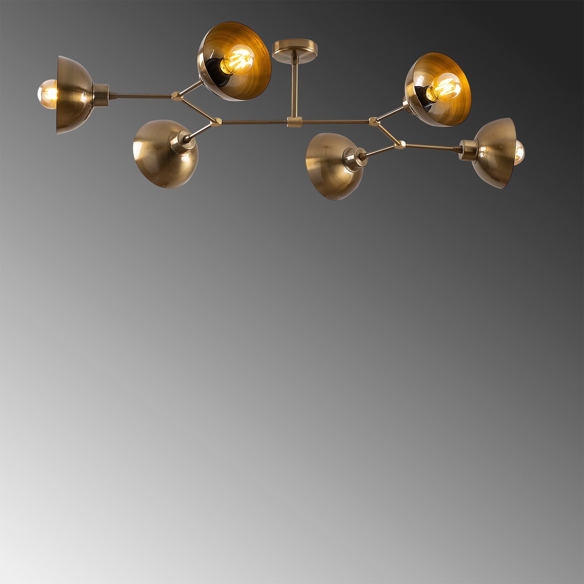 Entdecken Sie die Dram Deckenleuchte von Opviq – ein zeitloses Vintage-Design, das jedem Raum Eleganz und nostalgischen Charme verleiht.