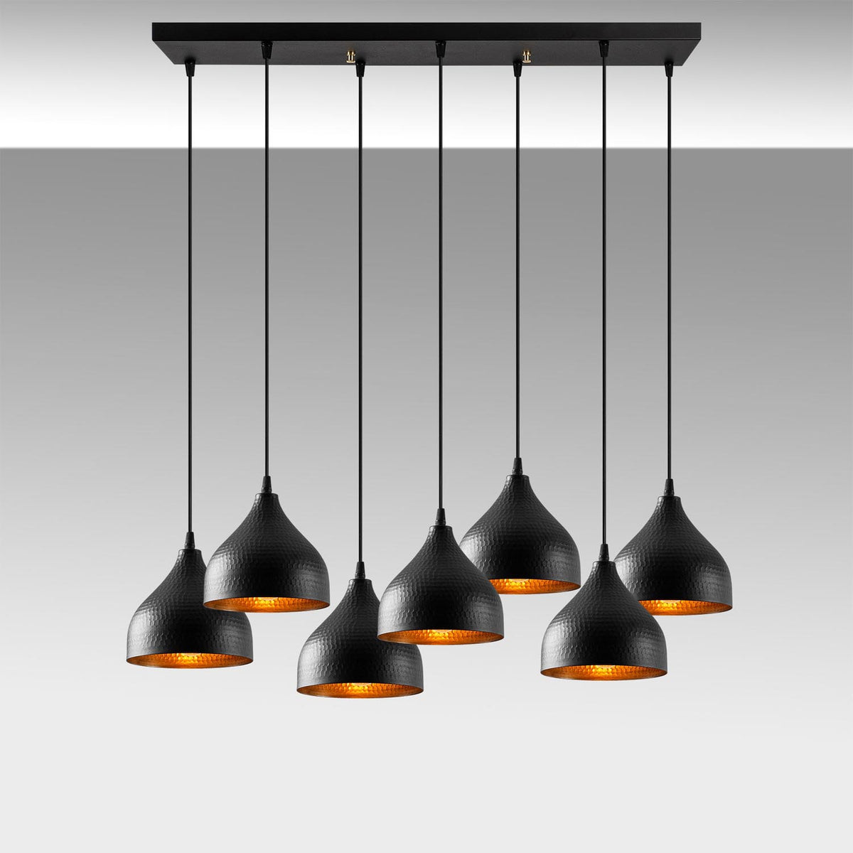 Tattoo Pendellampe - Schwarz in Schwarz präsentiert im Onlineshop von KAQTU Design AG. Pendelleuchte ist von Opviq
