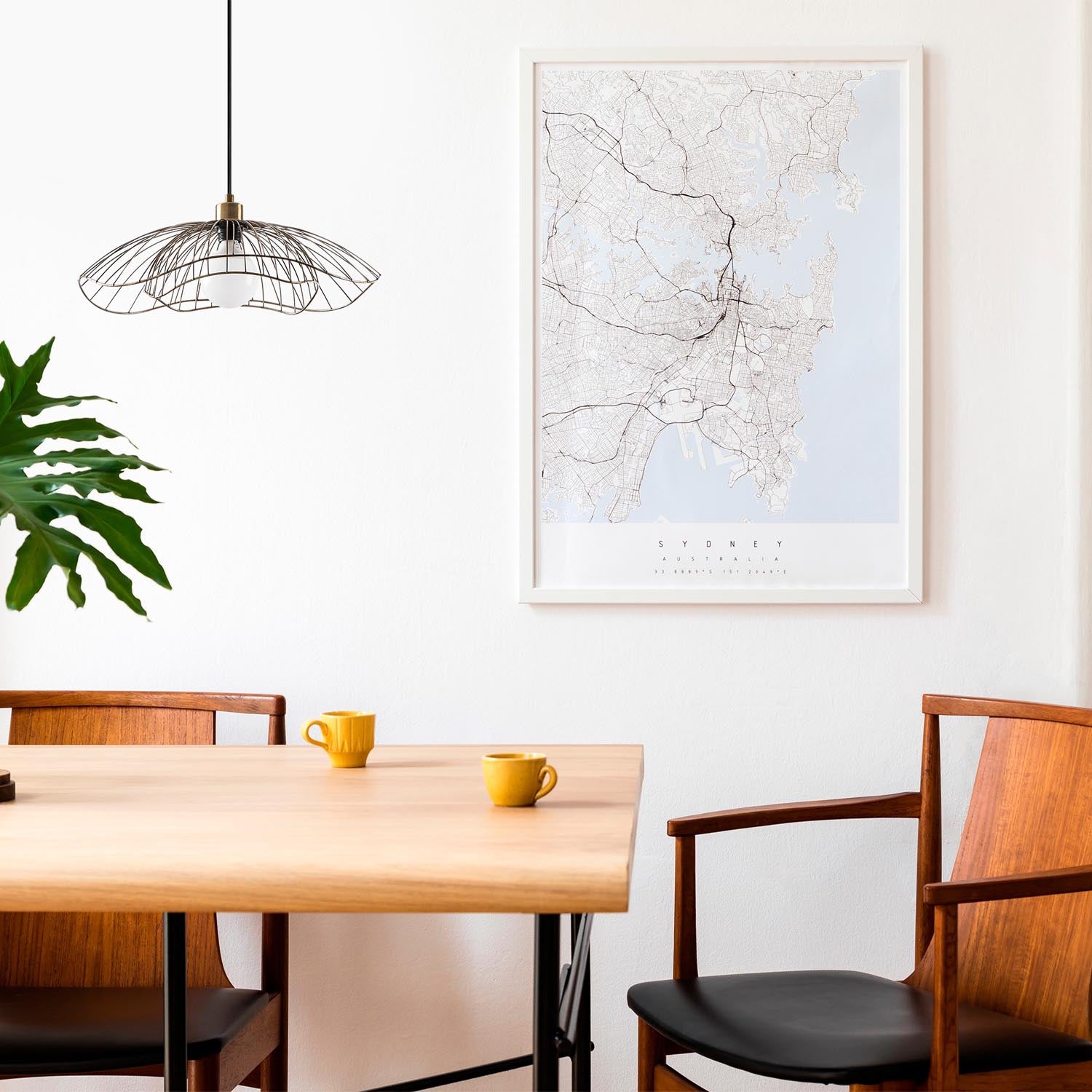 Entdecken Sie die Farac Pendelleuchte von Opviq – ein stilvolles Vintage-Design, das jeden Raum mit Eleganz und Atmosphäre bereichert.