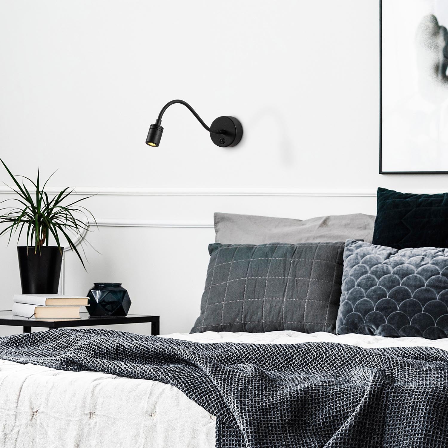 Entdecken Sie die elegante schwarze Reading Wandleuchte von Opviq. Modernes Design trifft auf skandinavische Schlichtheit und verleiht jedem Raum Glamour.