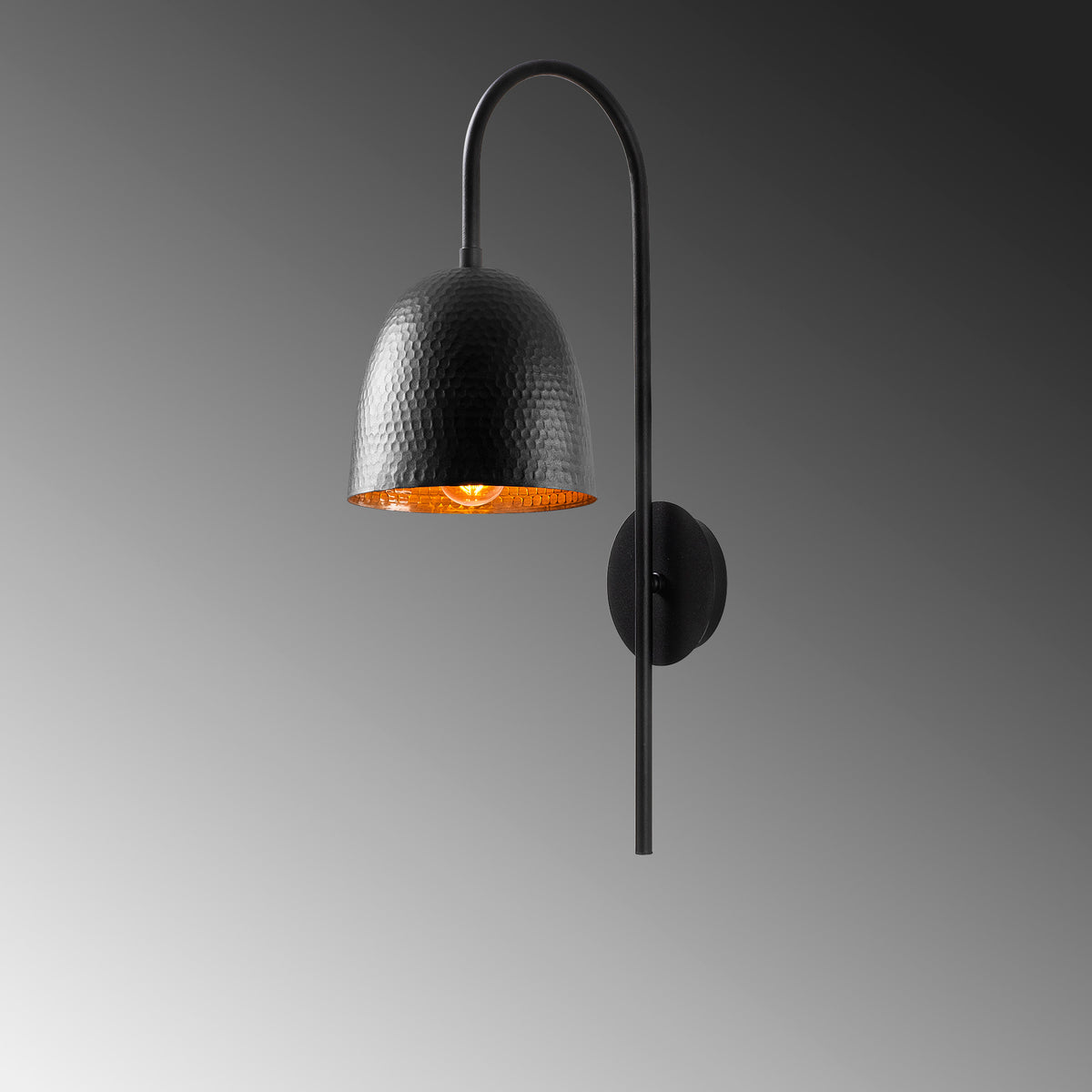 Tattoo Wandleuchte - Schwarz in Schwarz präsentiert im Onlineshop von KAQTU Design AG. Wandleuchte ist von Opviq