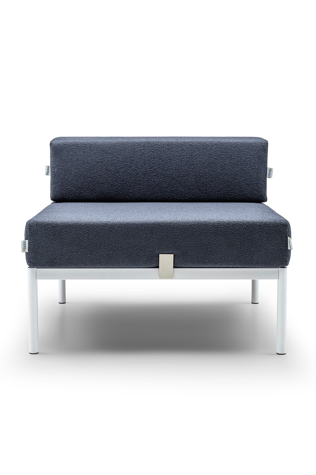 Einzelnes 1-Sitzer-Modul von Hanah Home in Weiss/Marineblau mit Bouclé-Stoff, Metallbeinen und gepolsterter Rückenlehne im Wohnzimmer.