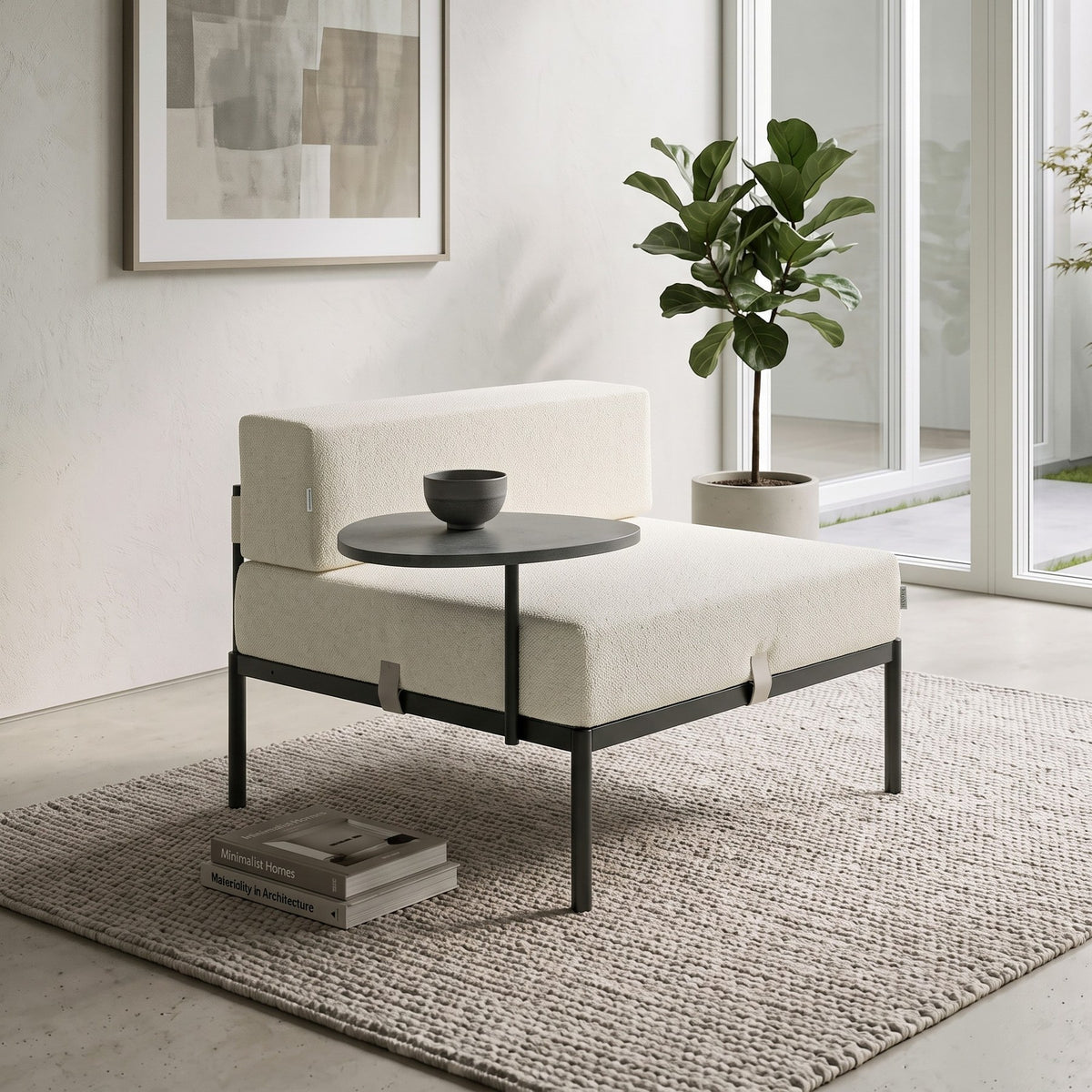 1-Sitzer-Modul von Hanah Home in Schwarz/Creme mit Bouclé-Stoffbezug, Metallgestell, Metallbeinen und gepolsterter Rückenlehne im Wohnraum.