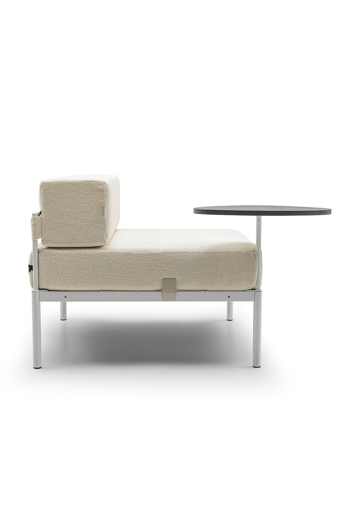 1-Sitzer-Modul mit Beistelltisch von Hanah Home in Weiss / Creme, Bouclé-Stoff, Metallgestell mit schlanken Metallbeinen und abnehmbaren Sitzkissen