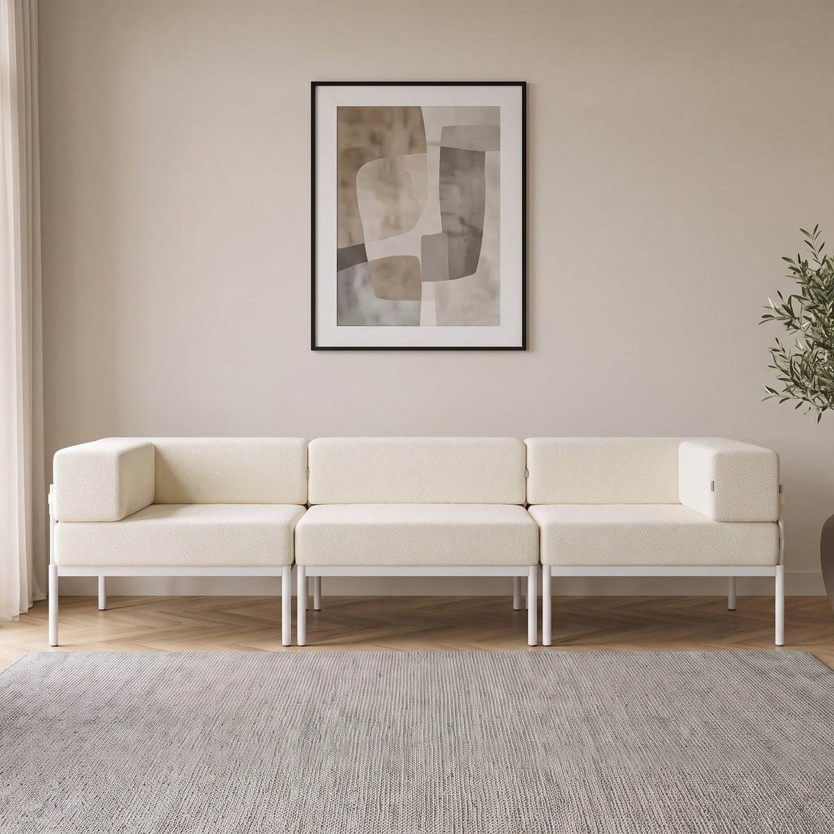 3-Sitzer-Sofa von Hanah Home in Weiss/Creme aus Bouclé-Stoff mit Metallgestell, Metallbeinen und abnehmbaren Sitzkissen, Breite 270 cm