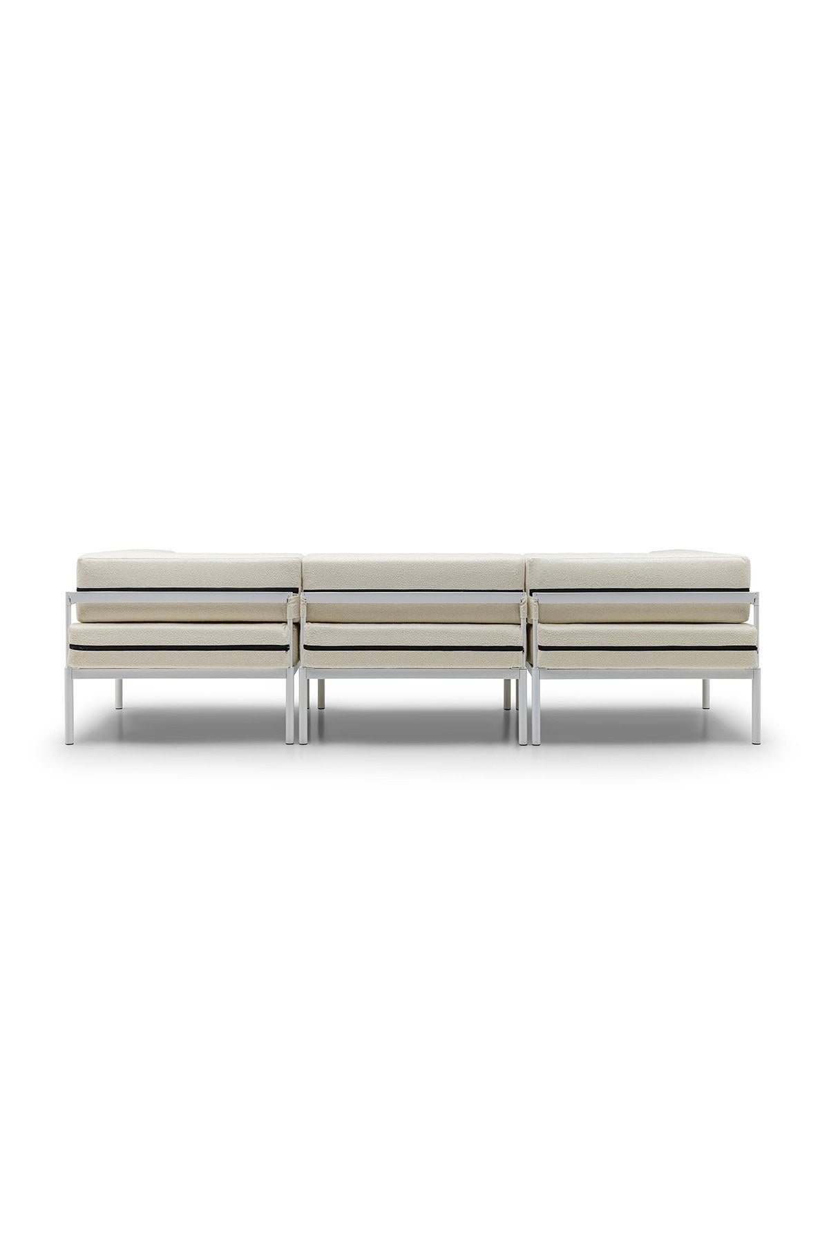 3-Sitzer-Sofa von Hanah Home in Weiss/Creme aus Bouclé-Stoff mit Metallgestell, Metallbeinen und abnehmbaren Sitzkissen, Breite 270 cm