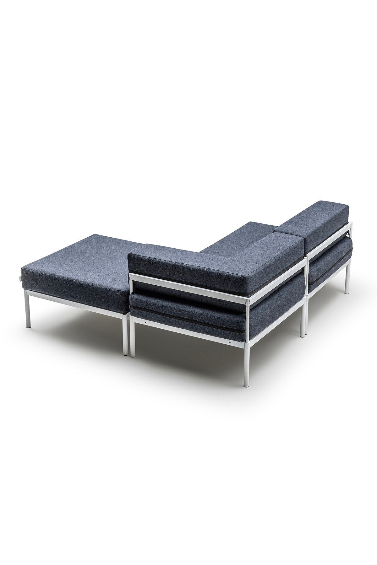 Ecksofa Corner Set 180 von Hanah Home in Weiss und Marineblau, Bouclé-Stoff, Metallgestell mit Metallbeinen, verstellbare Rückenlehne, Wohnzimmer-Ansicht.