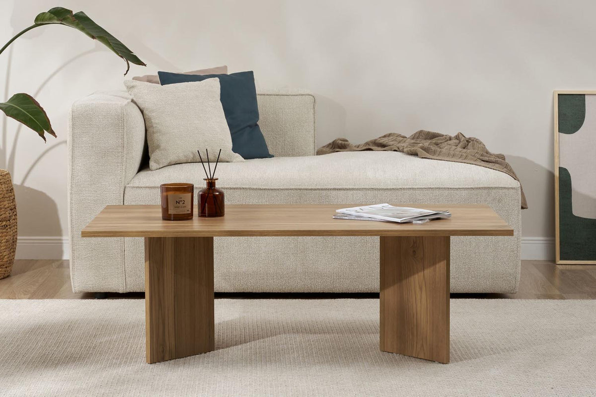 Sabin Sofatisch - Eiche in Eiche präsentiert im Onlineshop von KAQTU Design AG. Couchtisch ist von Nordure