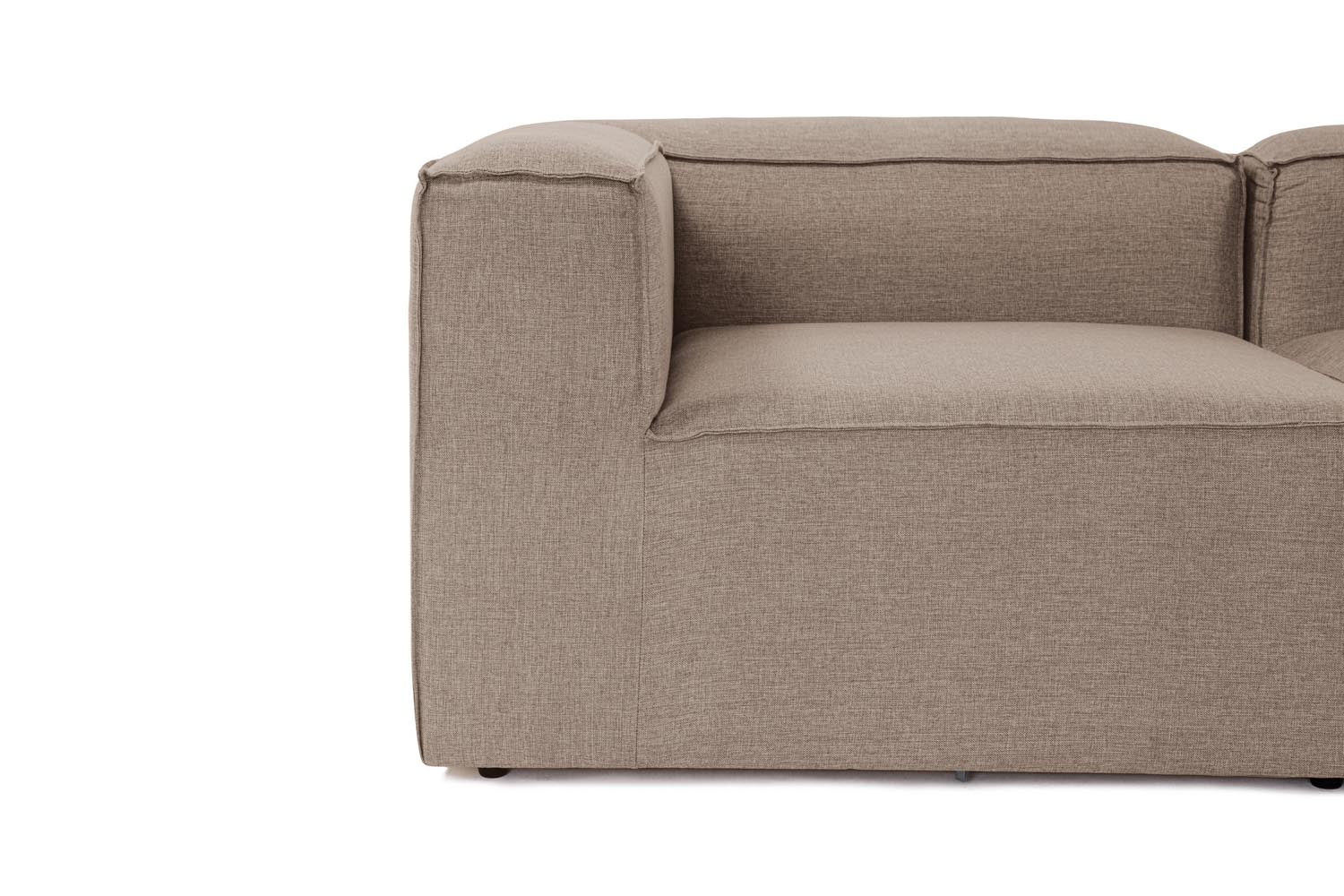 Erleben Sie das Fora Ecksofa in elegantem Braun von Atelier Del Sofa – der Inbegriff von Stil, Komfort und Langlebigkeit für Ihr Zuhause.