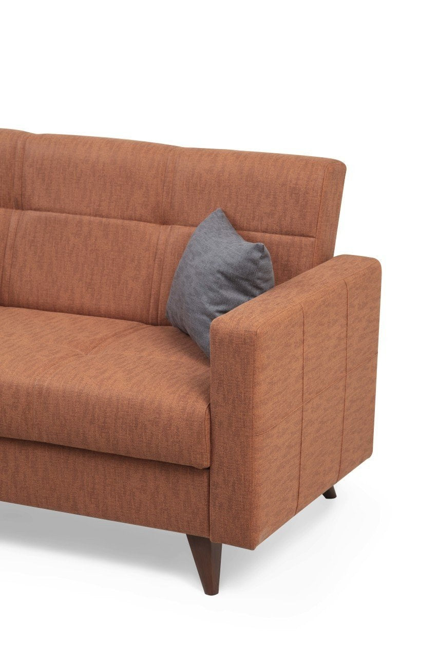 Erleben Sie das Polya Bettsofa in strahlendem Kachelrot von Atelier Del Sofa – ein elegantes 3-Sitzer Schlafsofa, das Komfort und Funktionalität vereint.
