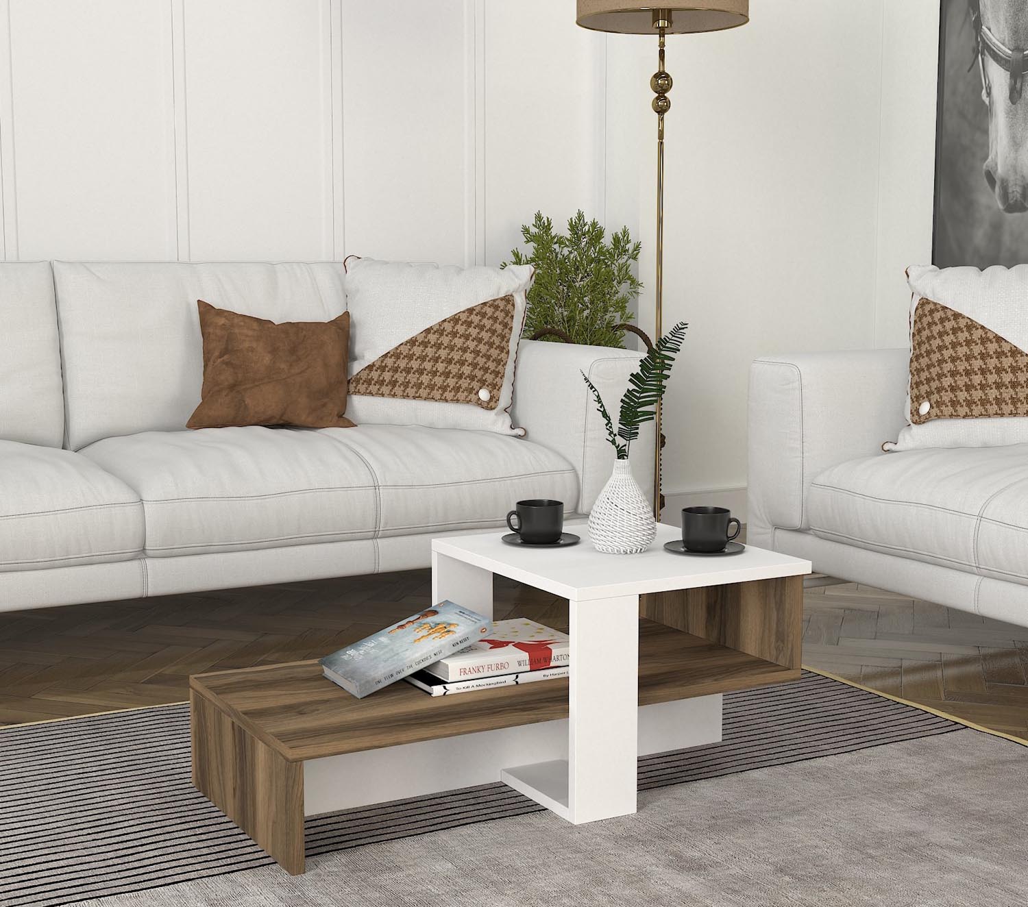 Entdecken Sie den eleganten Chain Sofatisch in Weiß und Walnuss von Hanah Home. Ideal für stilvolle Wohnzimmer mit praktischem Stauraum.