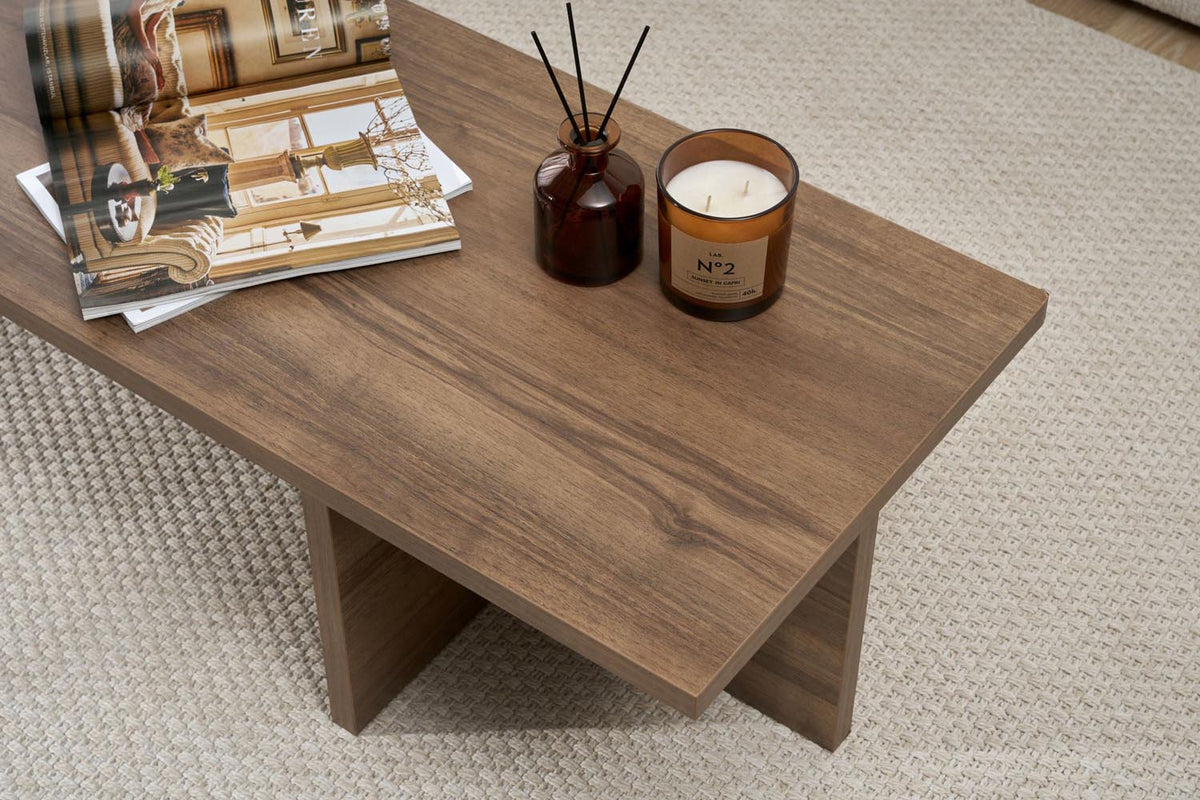 Harbor Sofatisch - Walnuss in Walnuss präsentiert im Onlineshop von KAQTU Design AG. Couchtisch ist von Nordure