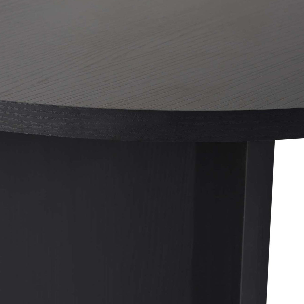 Rechteckiger Esstisch in Schwarz mit melaminbeschichteter Spanplattenoberfläche, schlichtes Gestell, Masse 200 x 90 x 75 cm.