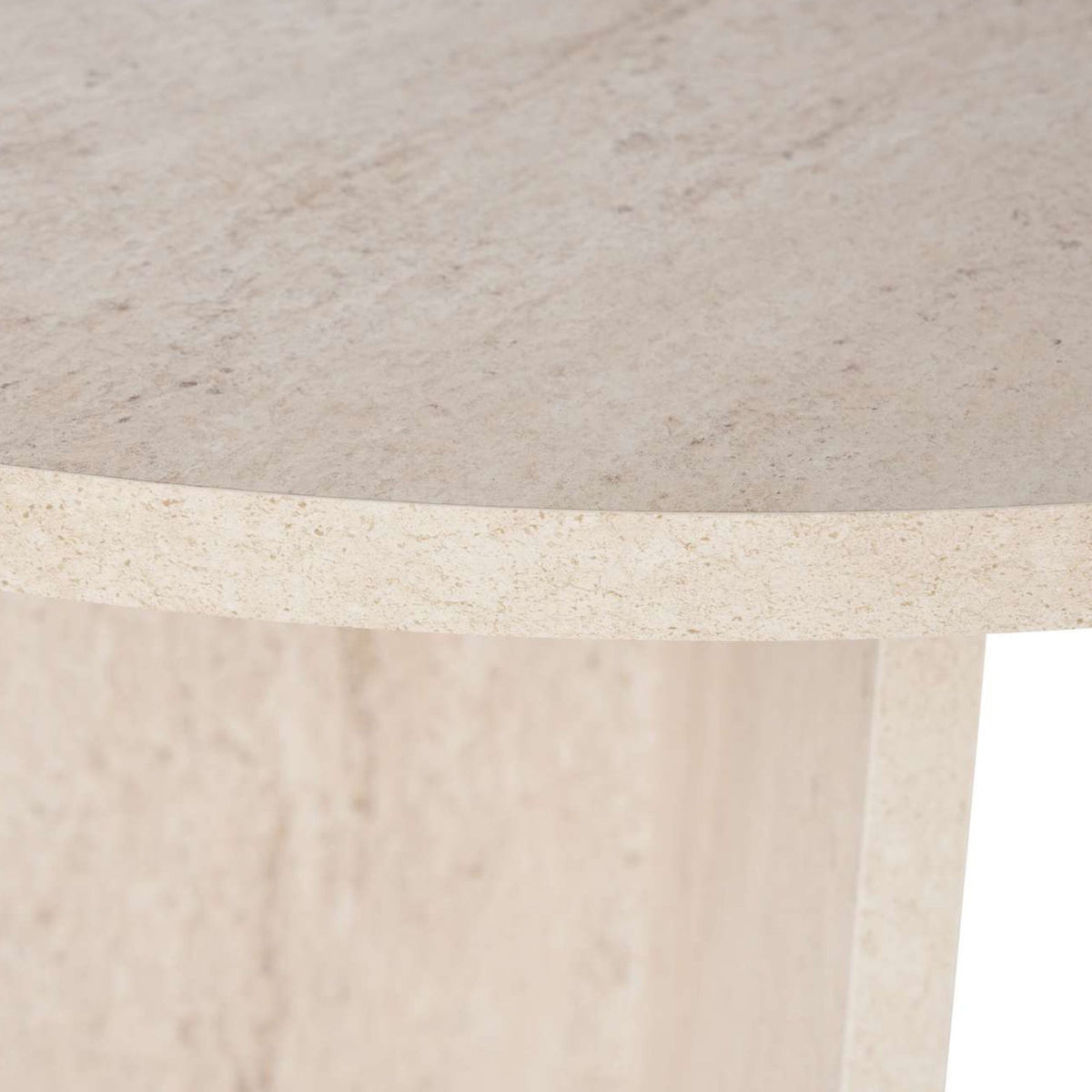 Rechteckiger Esstisch Sabella in Travertin-Optik mit marmorähnlicher Oberfläche, Masse 200x90x75 cm, aus melaminbeschichteter Spanplatte.