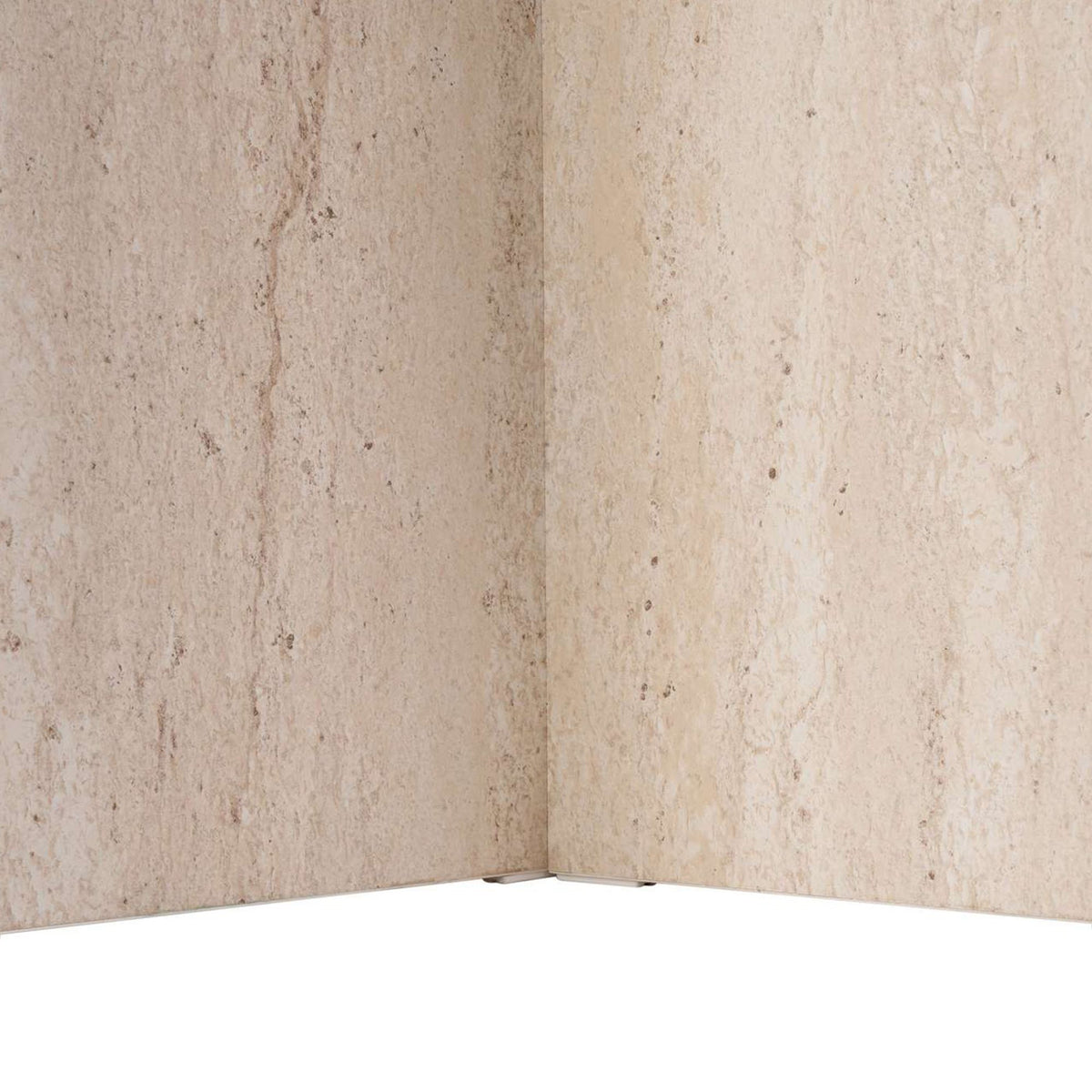 Rechteckiger Esstisch Sabella in Travertin-Optik mit marmorähnlicher Oberfläche, Masse 200x90x75 cm, aus melaminbeschichteter Spanplatte.