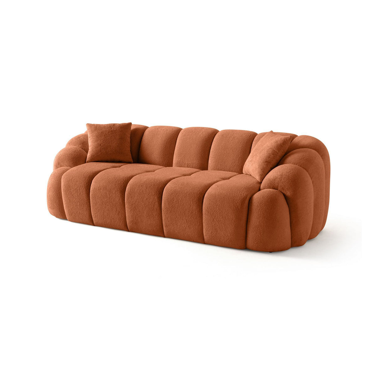 Ziegelrotes 3-Sitzer Sofa Octavio von Hanah Home mit Polyesterbezug, Kunststoffbeinen und abnehmbarem Rückenkissen, Frontalansicht.
