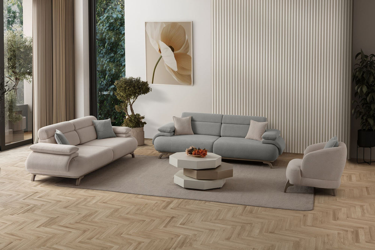 Graues 3-Sitzer-Sofa Bonjo Silver von Hanah Home mit Polyester-Stoffbezug, Holzbeinen und abnehmbarem Rückenkissen, Frontalansicht.